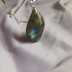 Elegant Labradorite Pendant Necklace